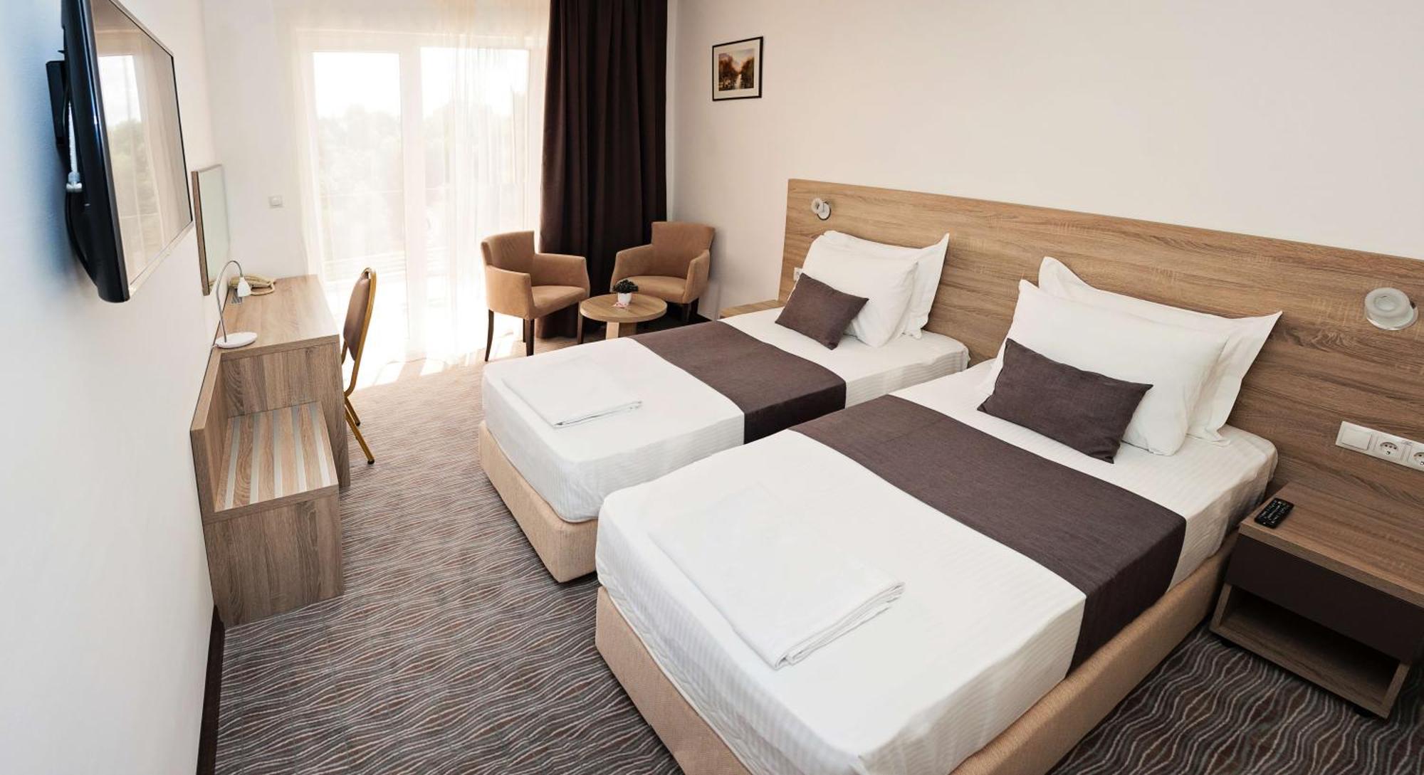 Bosphorus Hotel อเล็คซิแนค ภายนอก รูปภาพ