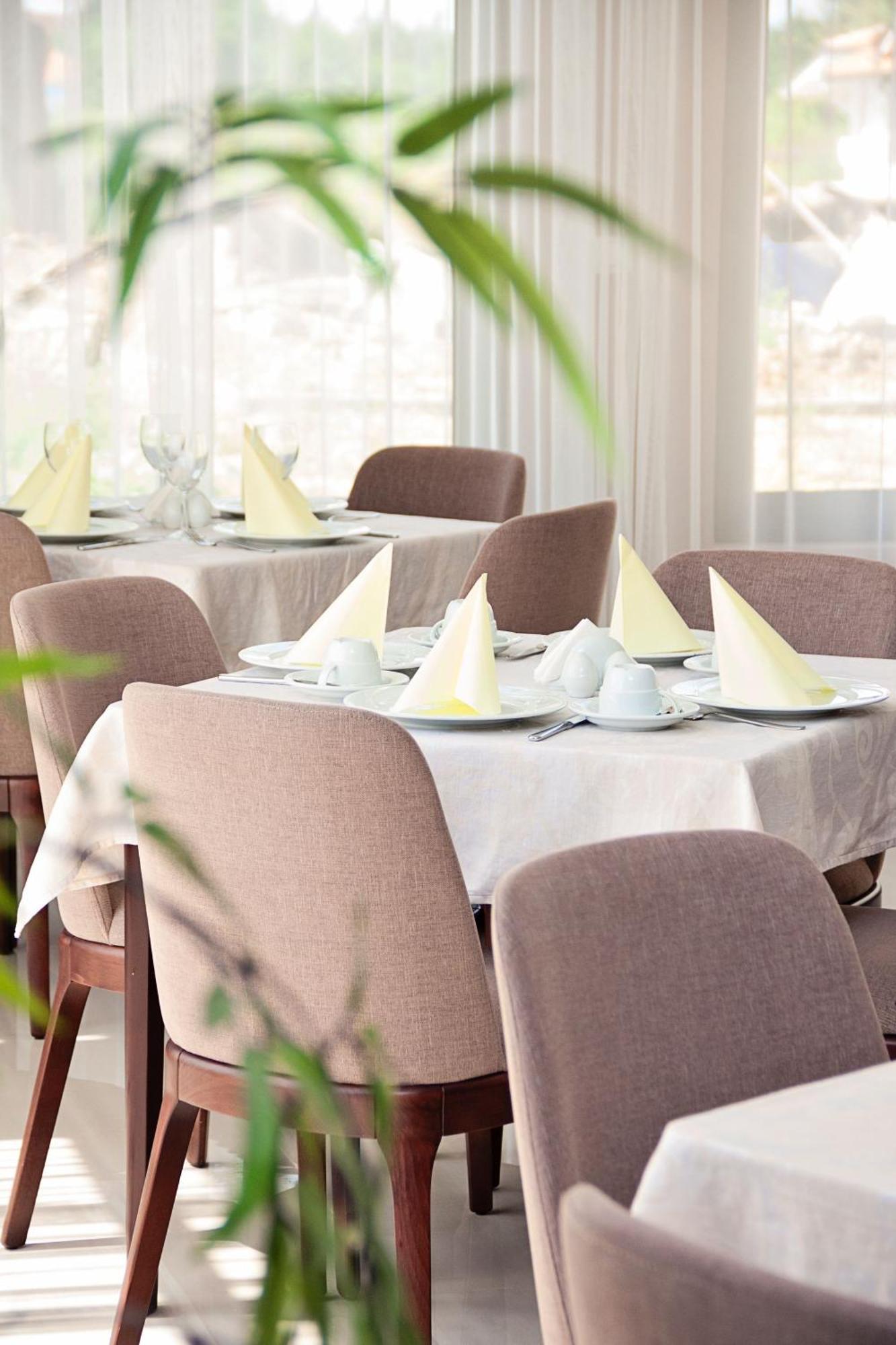Bosphorus Hotel อเล็คซิแนค ภายนอก รูปภาพ